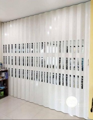 ฉากกั้นห้องลำลูกกา